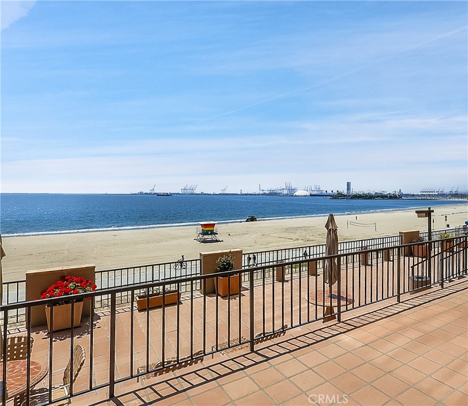 1750 E Ocean Boulevard 1004