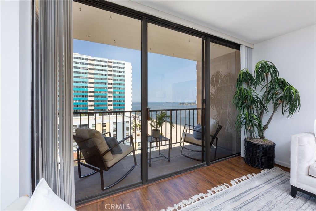 1750 E Ocean Boulevard 1004