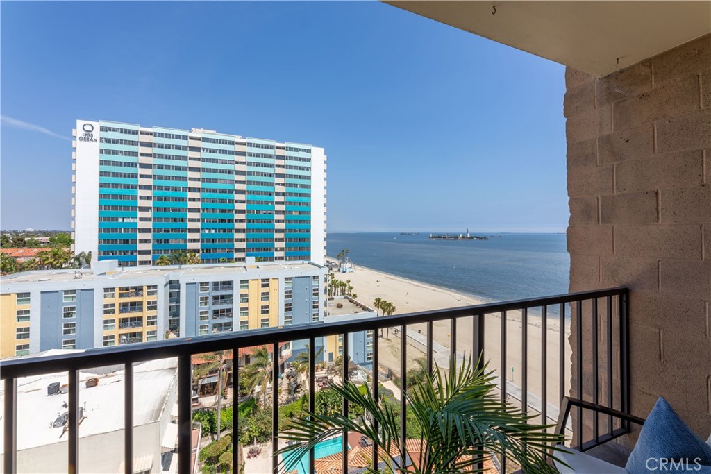 1750 E Ocean Boulevard 1004