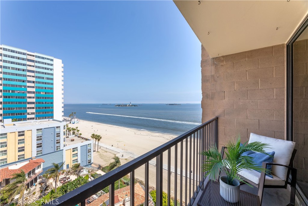 1750 E Ocean Boulevard 1004