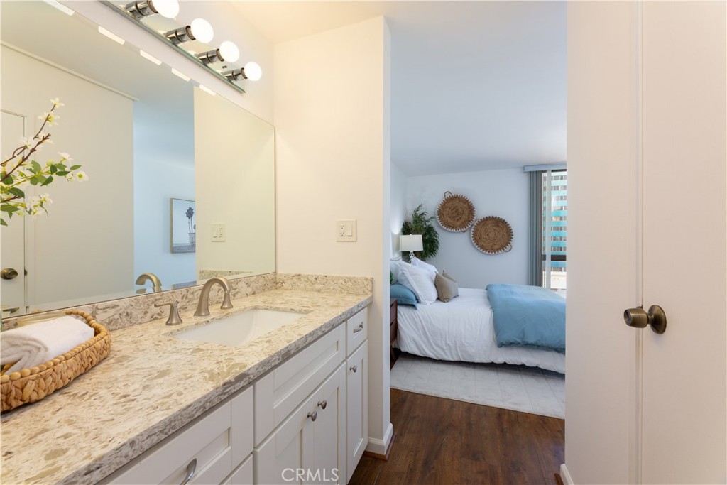 1750 E Ocean Boulevard 1004