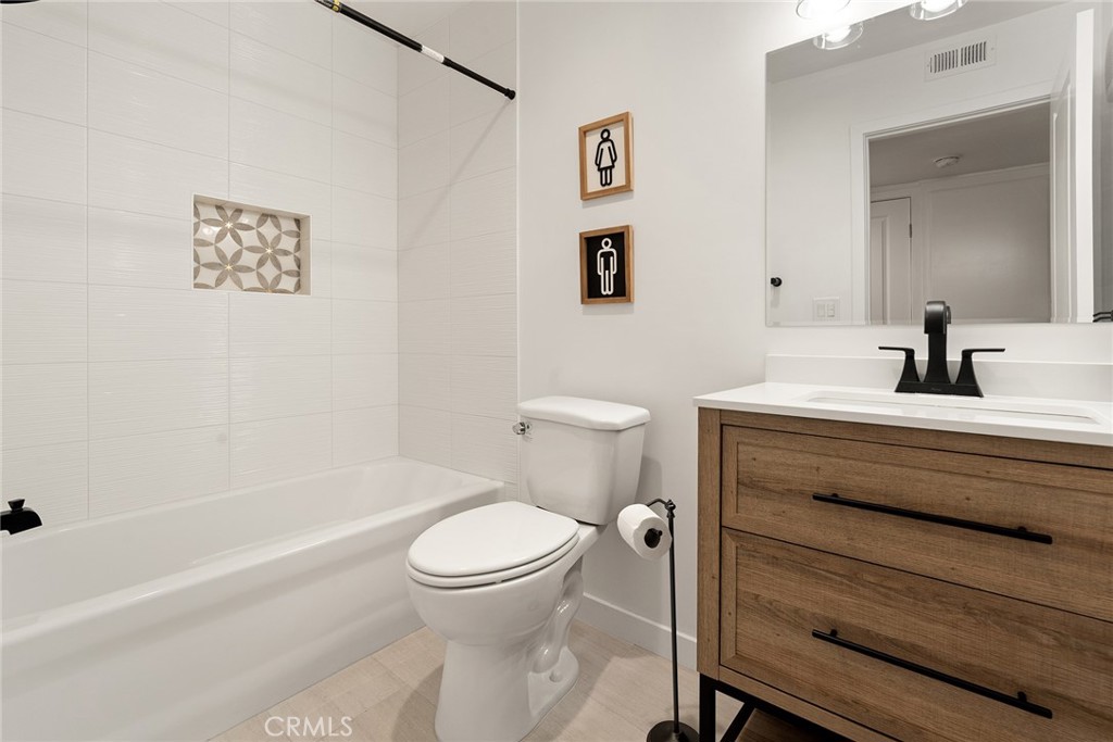 1100 Newport Avenue 206