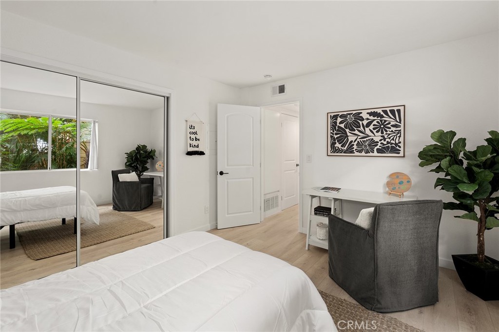 1100 Newport Avenue 206