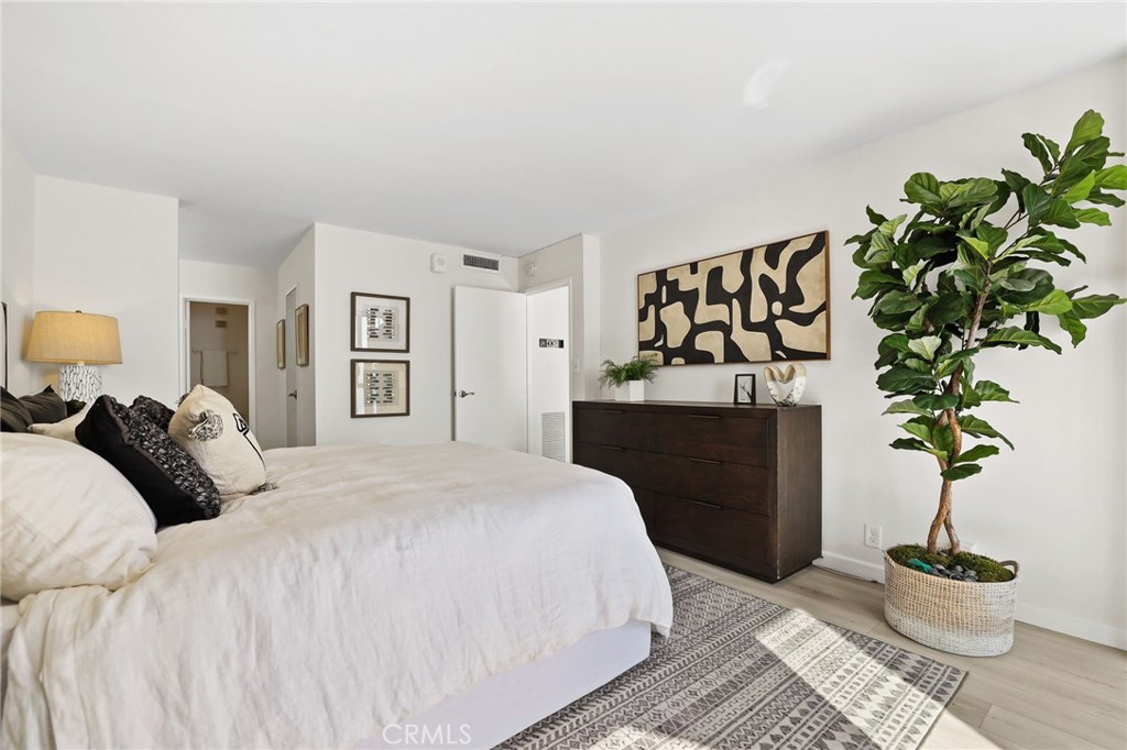 1750 E Ocean Boulevard 309