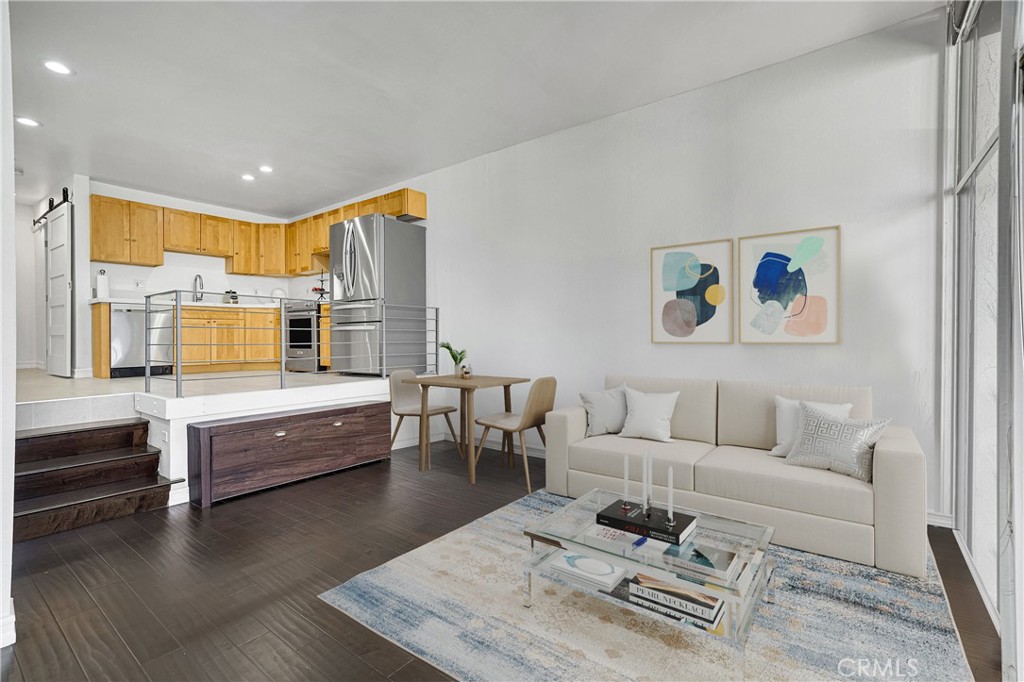 7231 Marina Pacifica Drive S