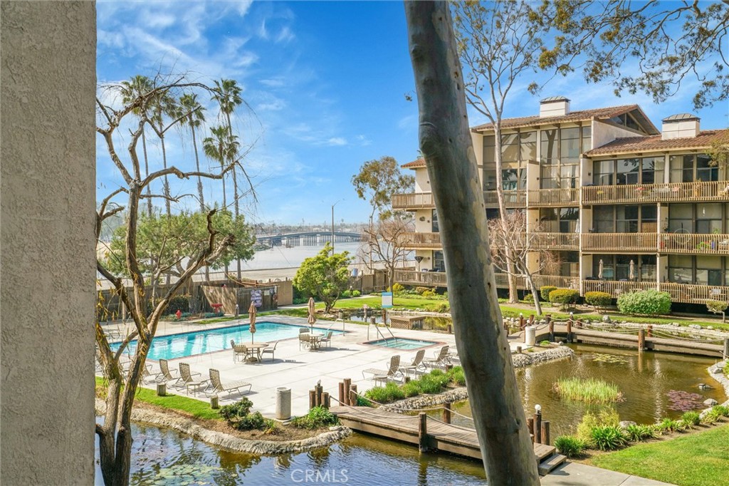 7231 Marina Pacifica Drive S