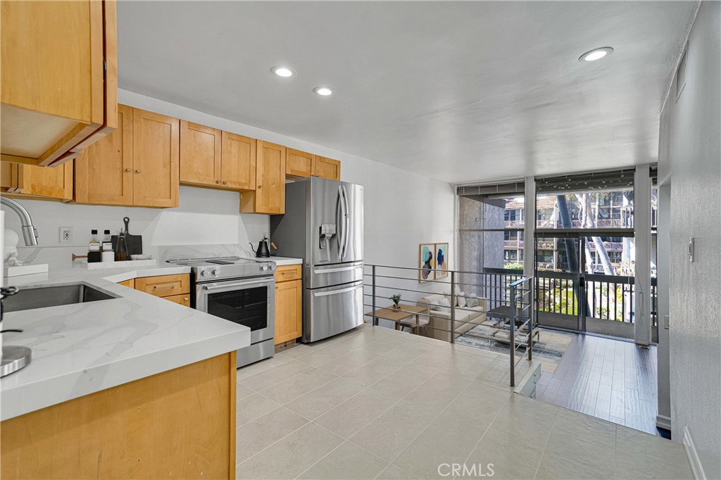 7231 Marina Pacifica Drive S