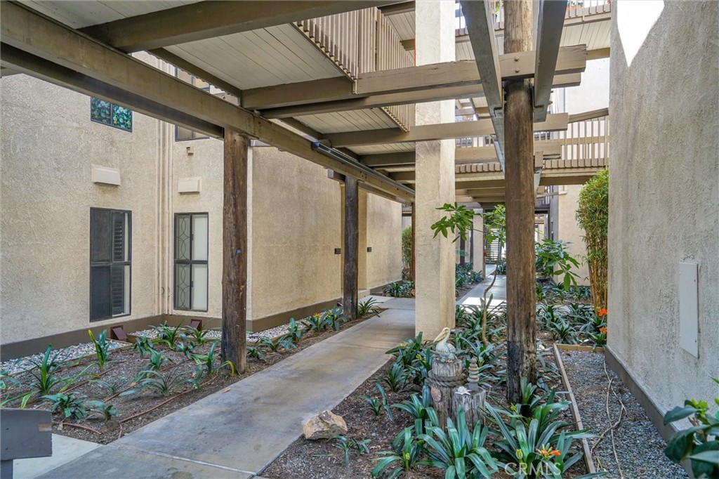 7231 Marina Pacifica Drive S