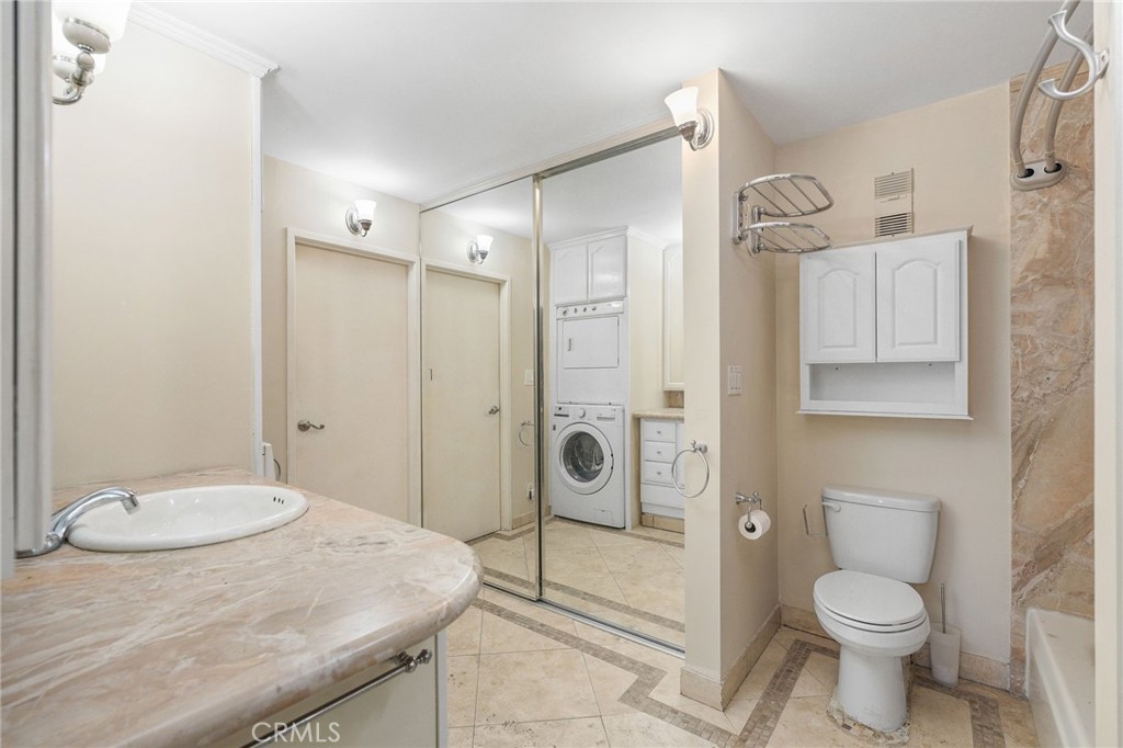 1750 E Ocean Boulevard 707