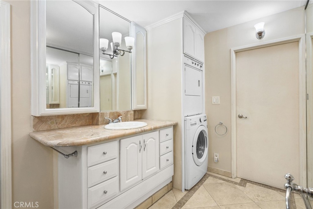 1750 E Ocean Boulevard 707