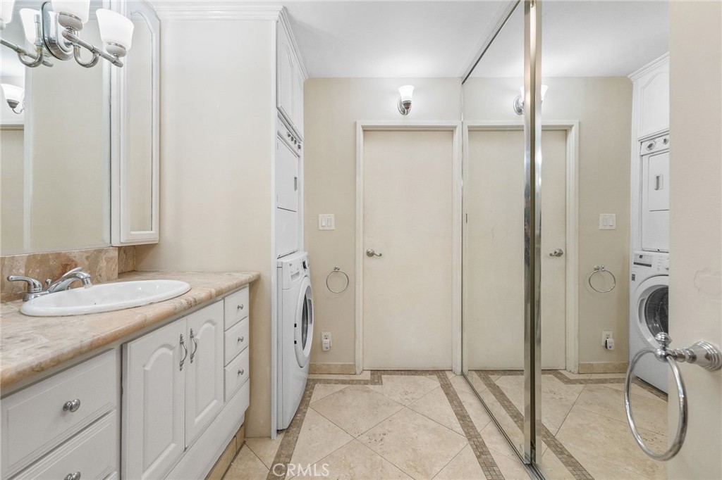 1750 E Ocean Boulevard 707