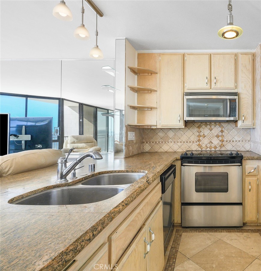 1750 E Ocean Boulevard 707