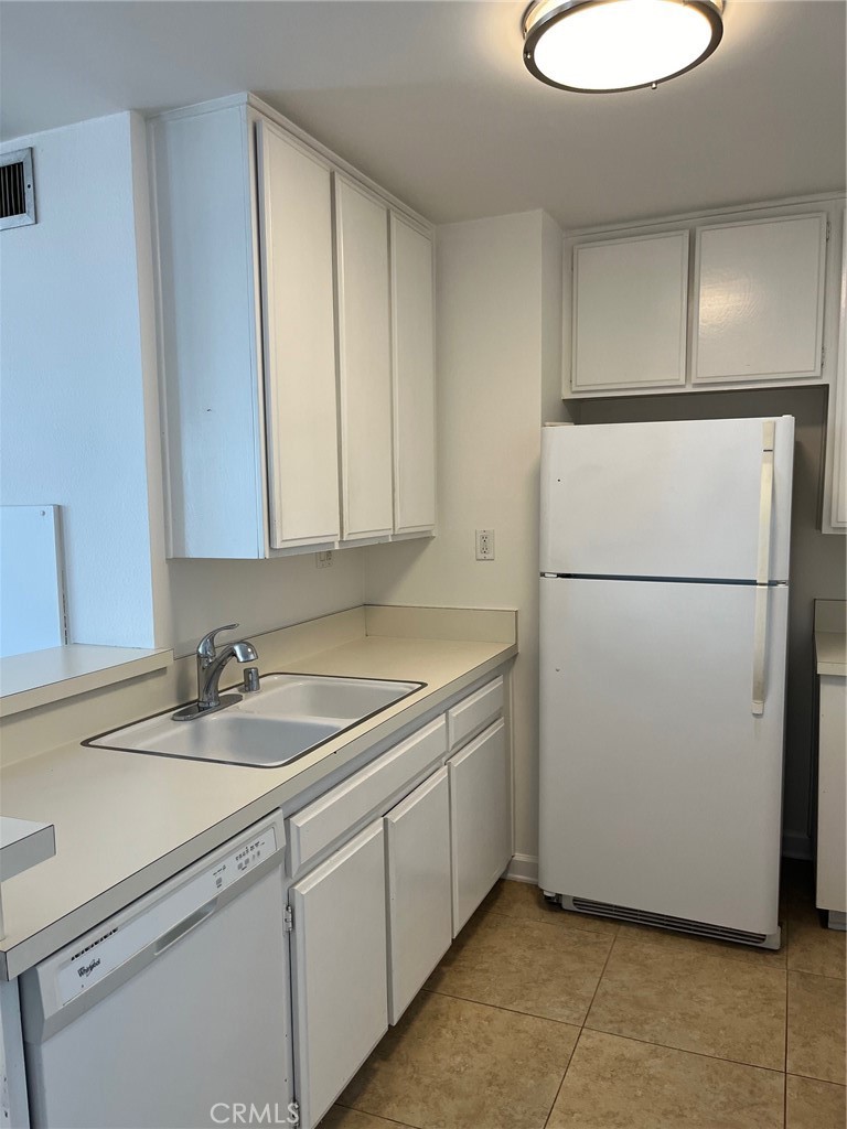 1750 E Ocean Boulevard 1103