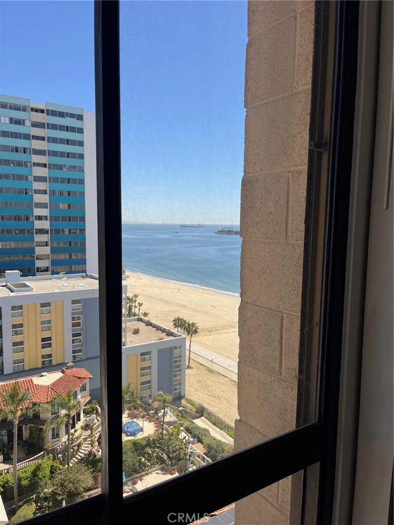 1750 E Ocean Boulevard 1103