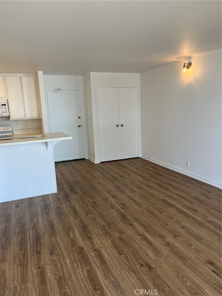 1750 E Ocean Boulevard 1103