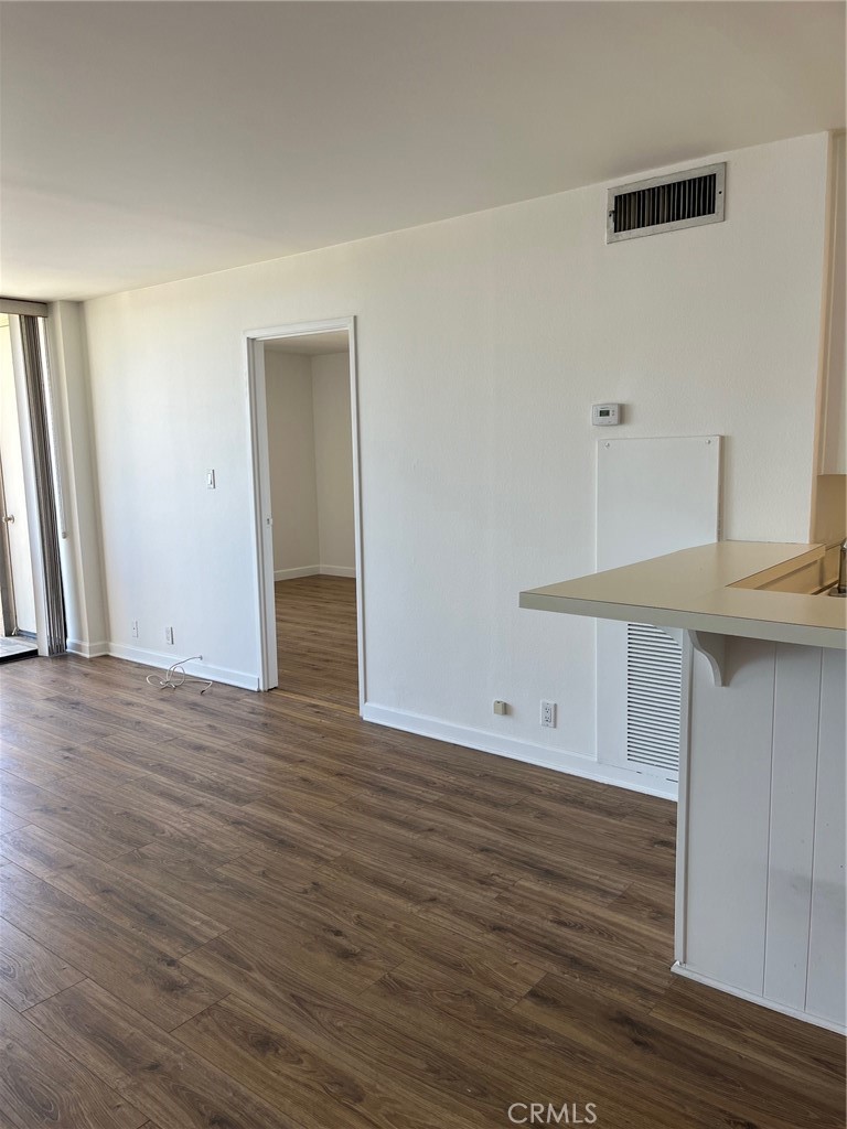 1750 E Ocean Boulevard 1103