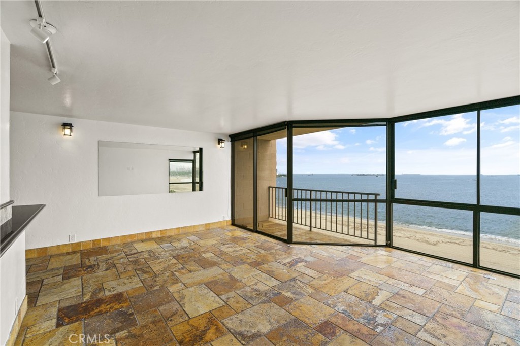 1750 E Ocean Boulevard 511