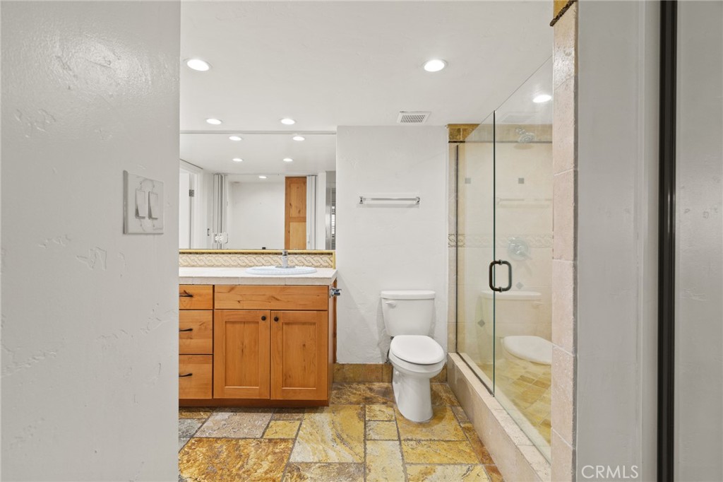 1750 E Ocean Boulevard 511