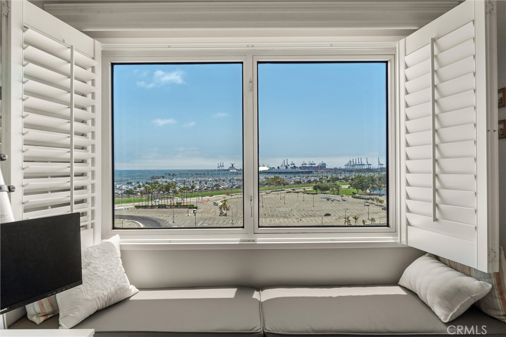 525 E Seaside Way 905