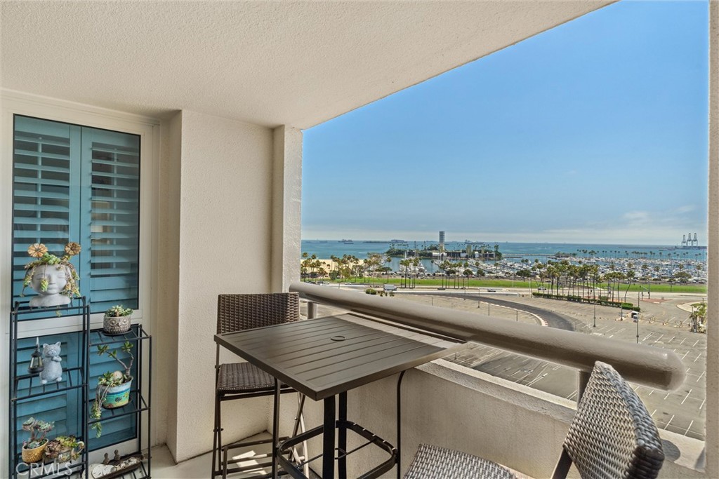 525 E Seaside Way 905