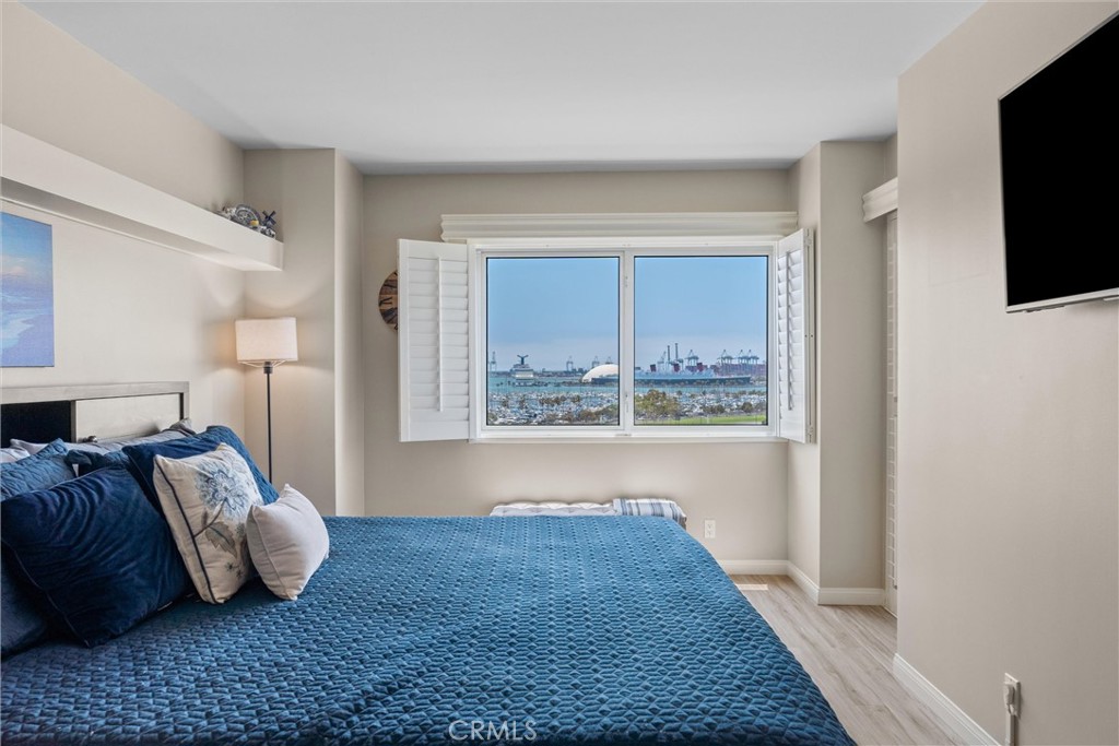 525 E Seaside Way 905