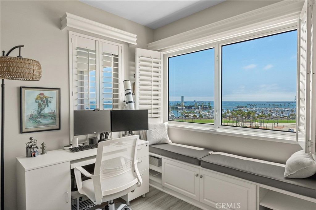 525 E Seaside Way 905