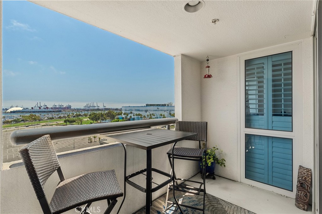 525 E Seaside Way 905