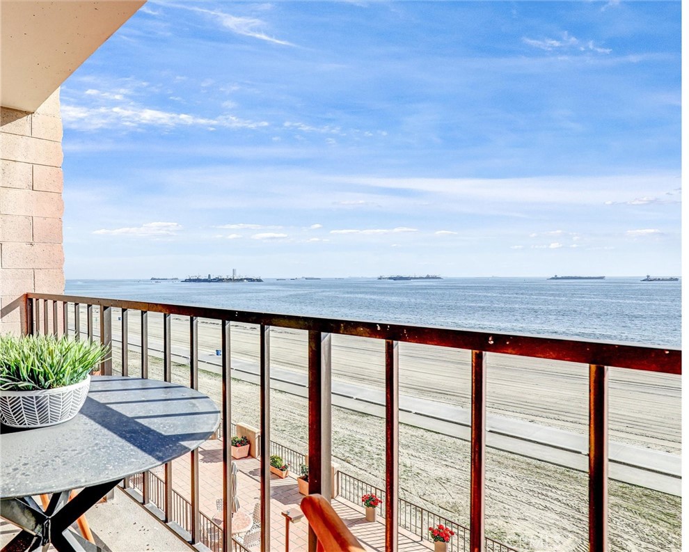 1750 E Ocean Boulevard 213