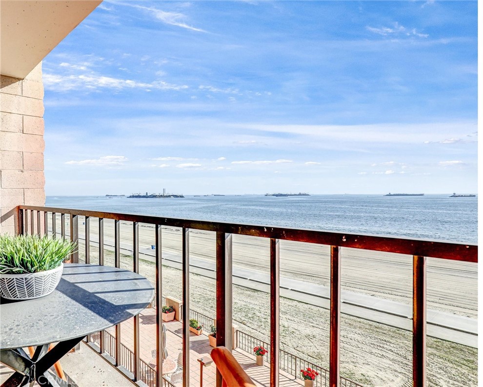 1750 E Ocean Boulevard 213