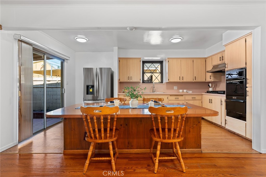 11437 Norlain Avenue