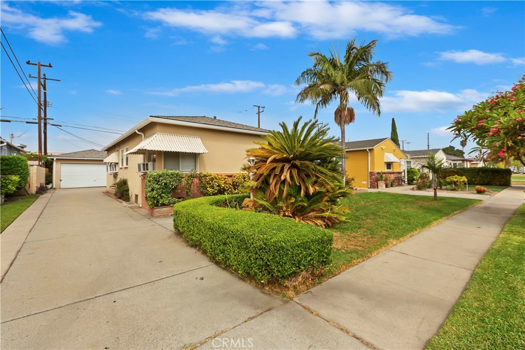 11437 Norlain Avenue