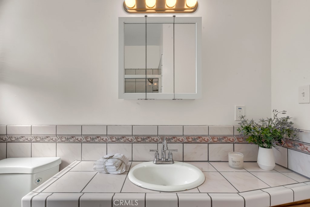 11437 Norlain Avenue