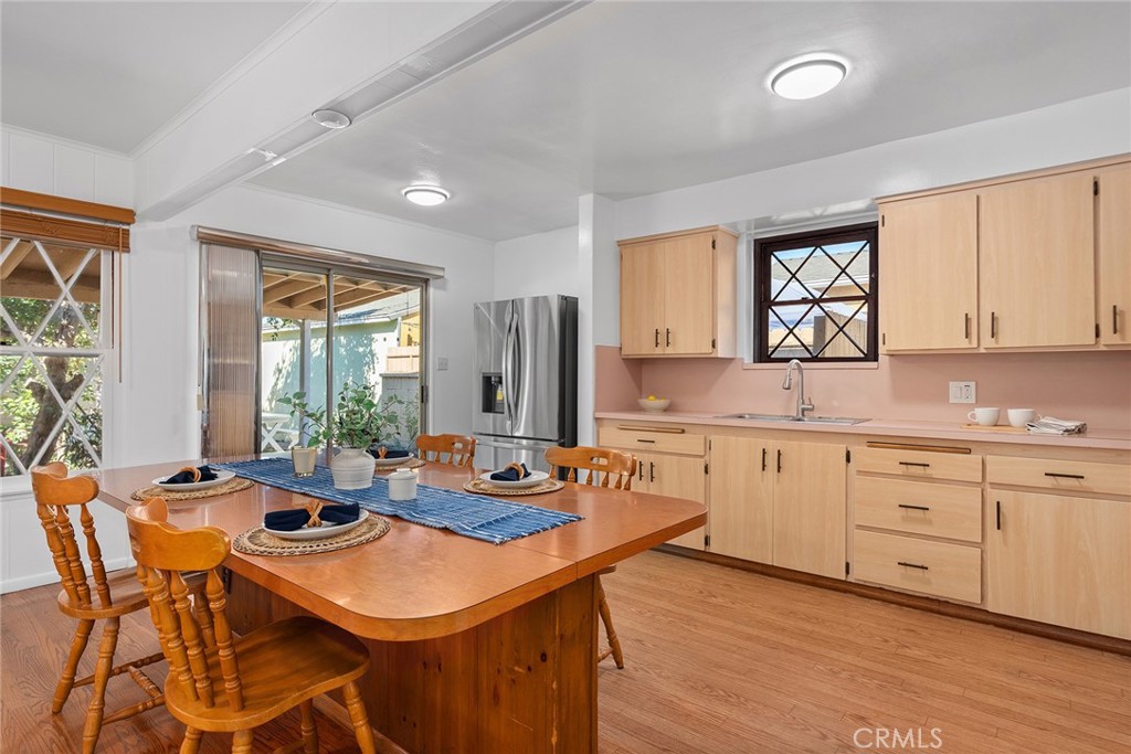 11437 Norlain Avenue