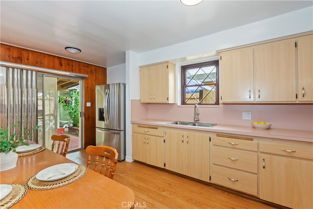 11437 Norlain Avenue