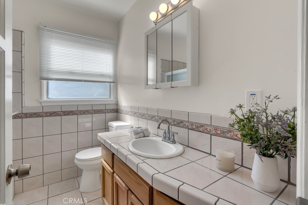 11437 Norlain Avenue