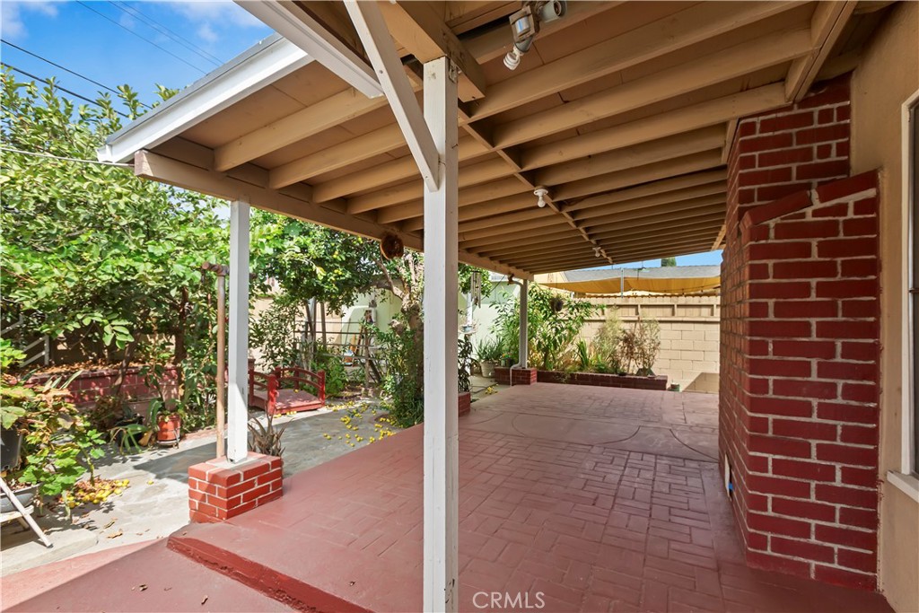 11437 Norlain Avenue