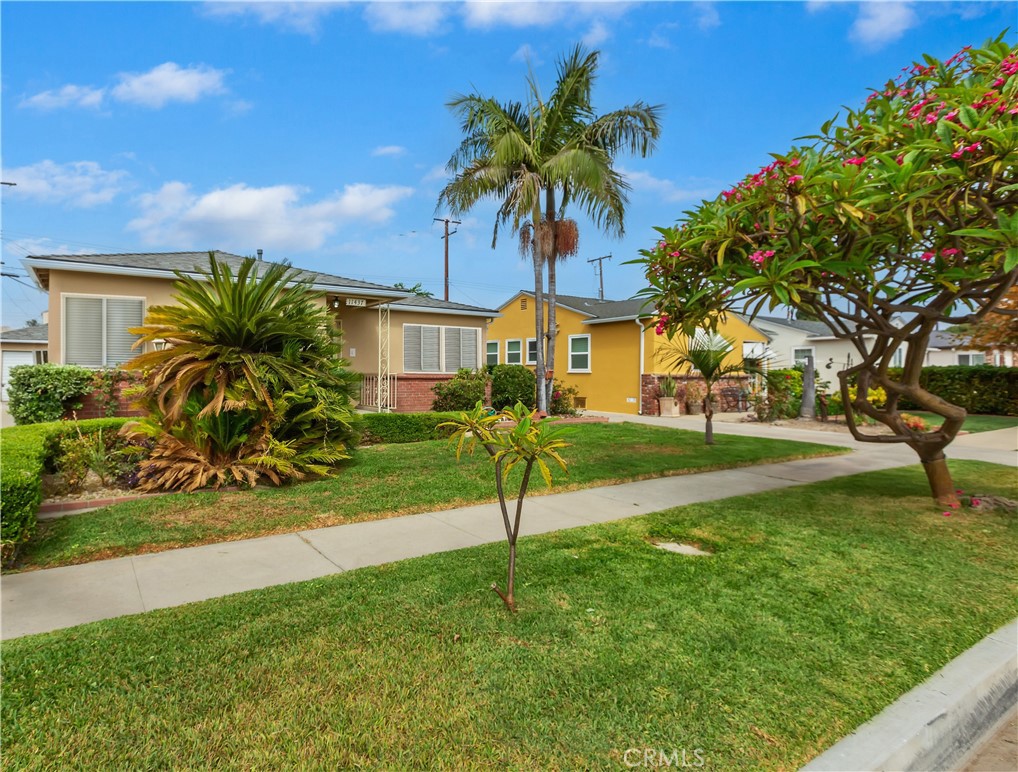 11437 Norlain Avenue