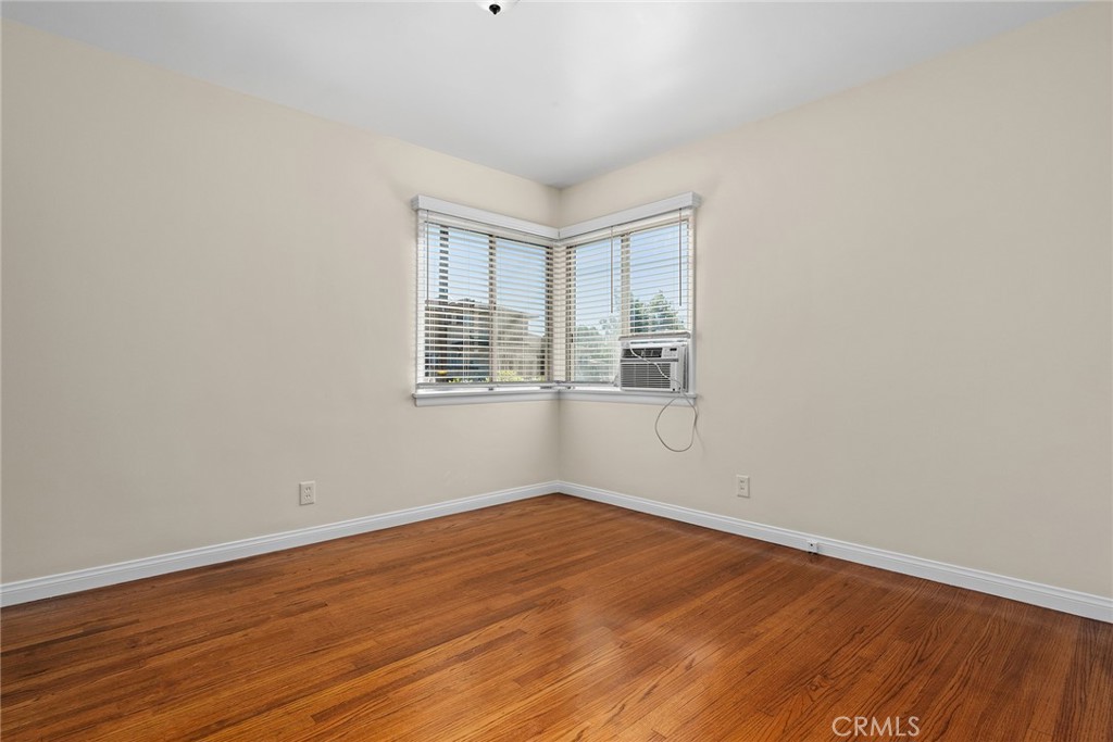 11437 Norlain Avenue