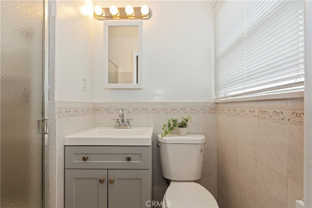 11437 Norlain Avenue