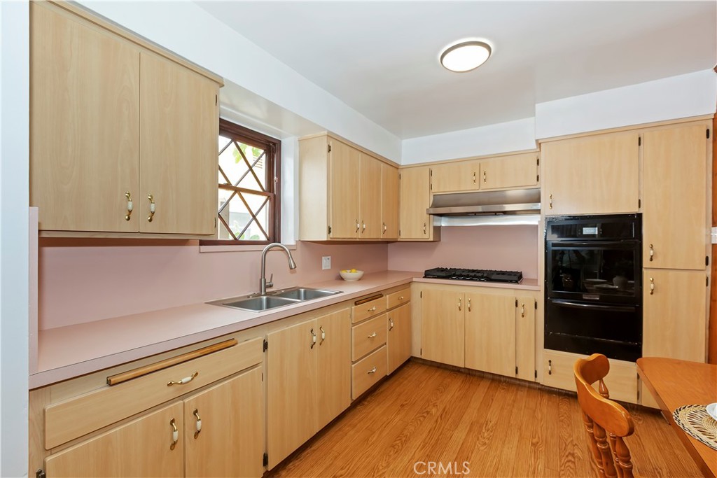 11437 Norlain Avenue