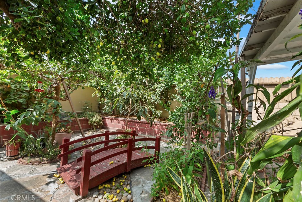 11437 Norlain Avenue