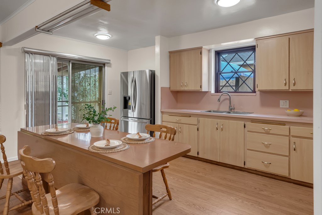 11437 Norlain Avenue