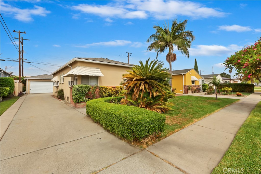 11437 Norlain Avenue