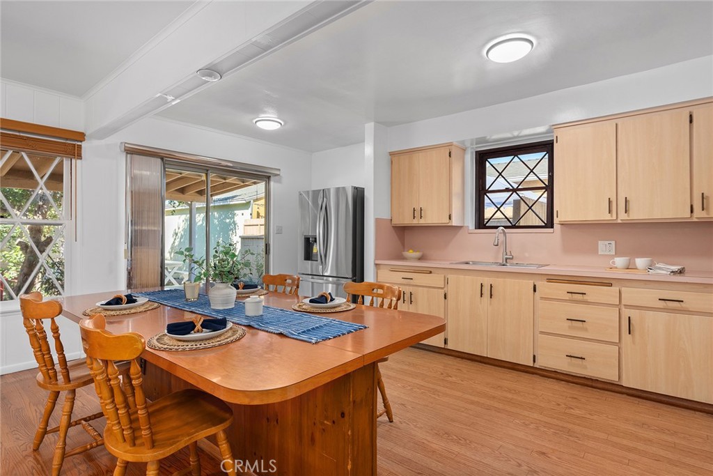 11437 Norlain Avenue