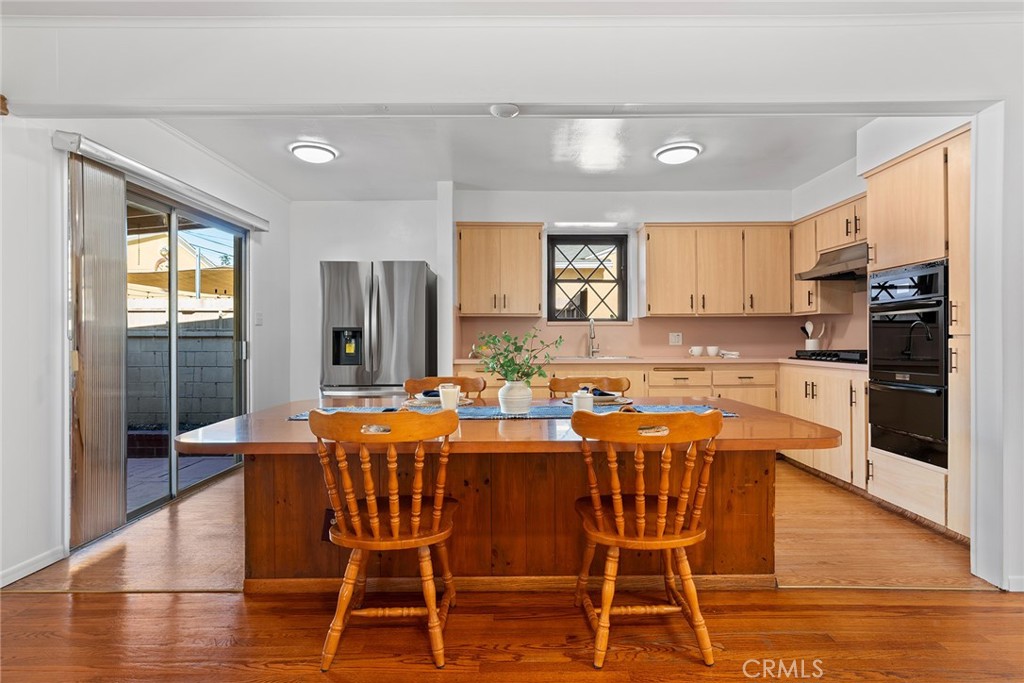 11437 Norlain Avenue