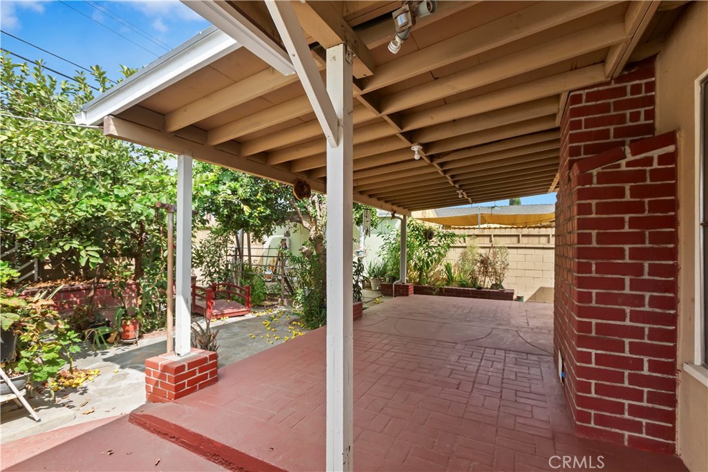 11437 Norlain Avenue