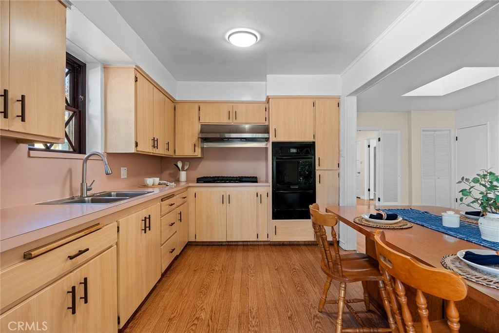 11437 Norlain Avenue