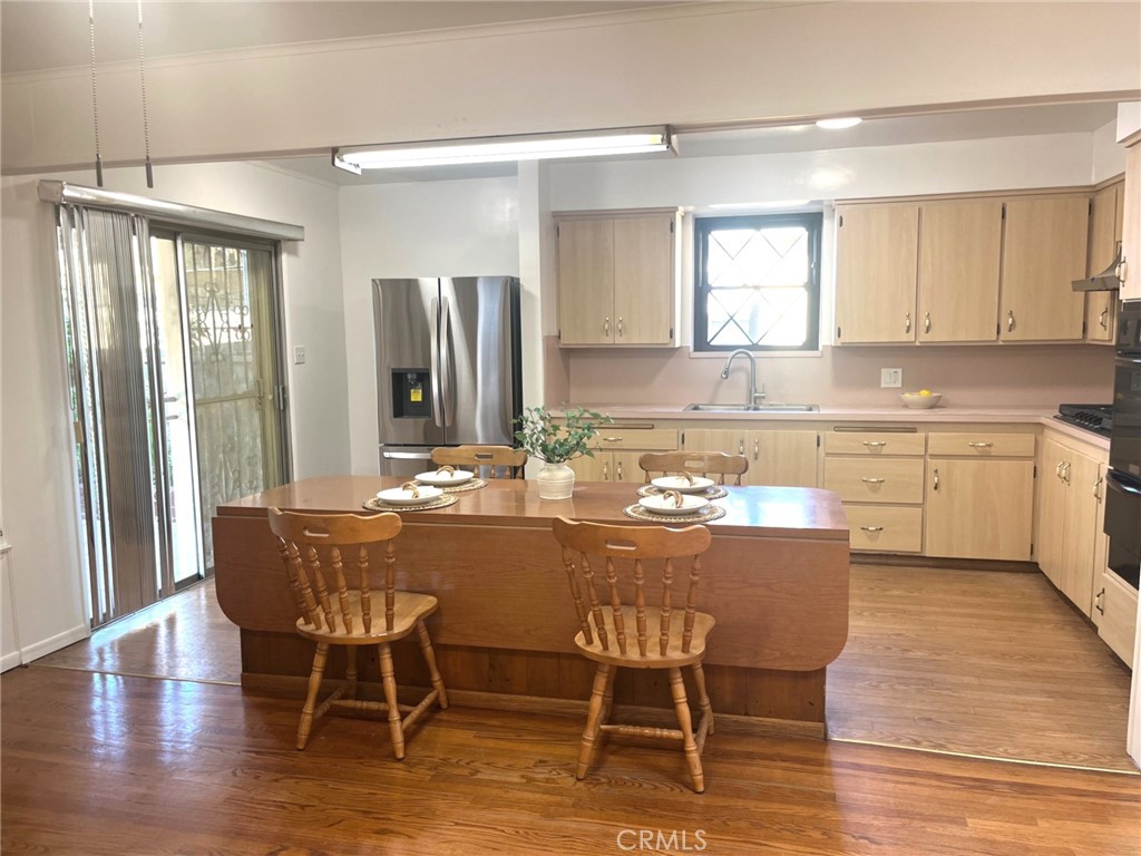 11437 Norlain Avenue