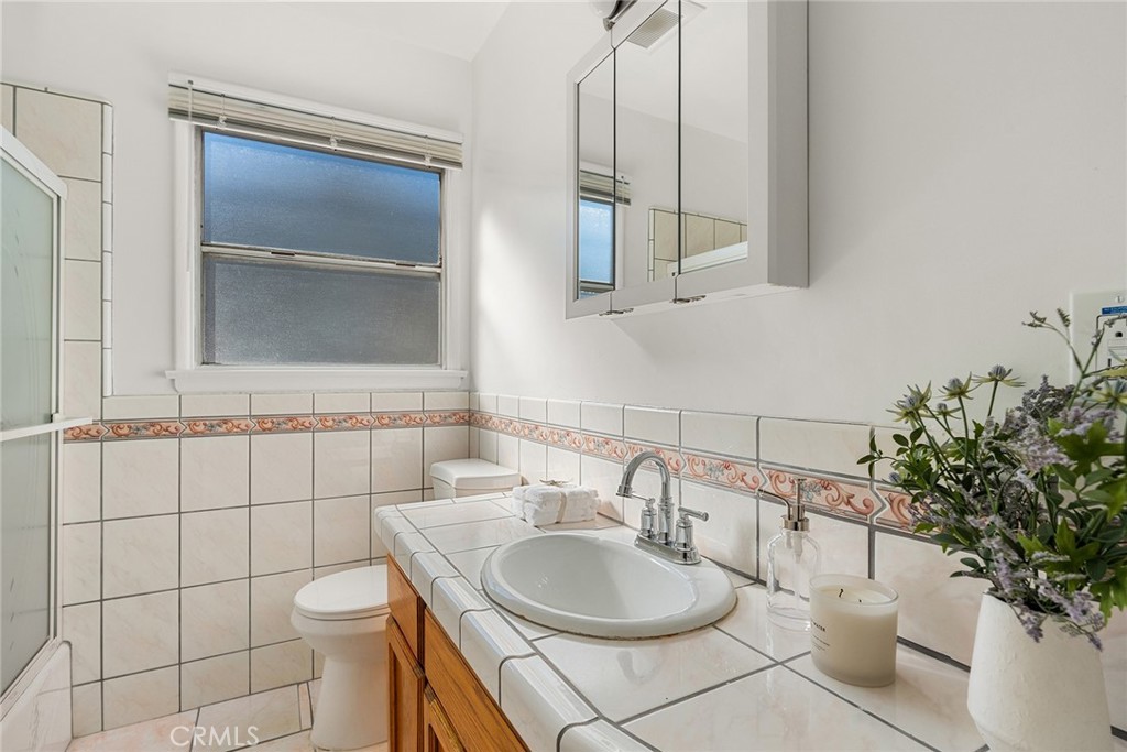 11437 Norlain Avenue