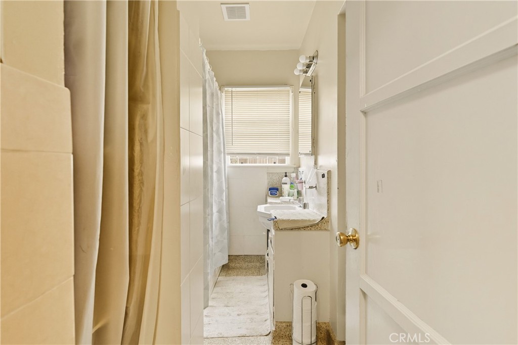 7015 Templeton